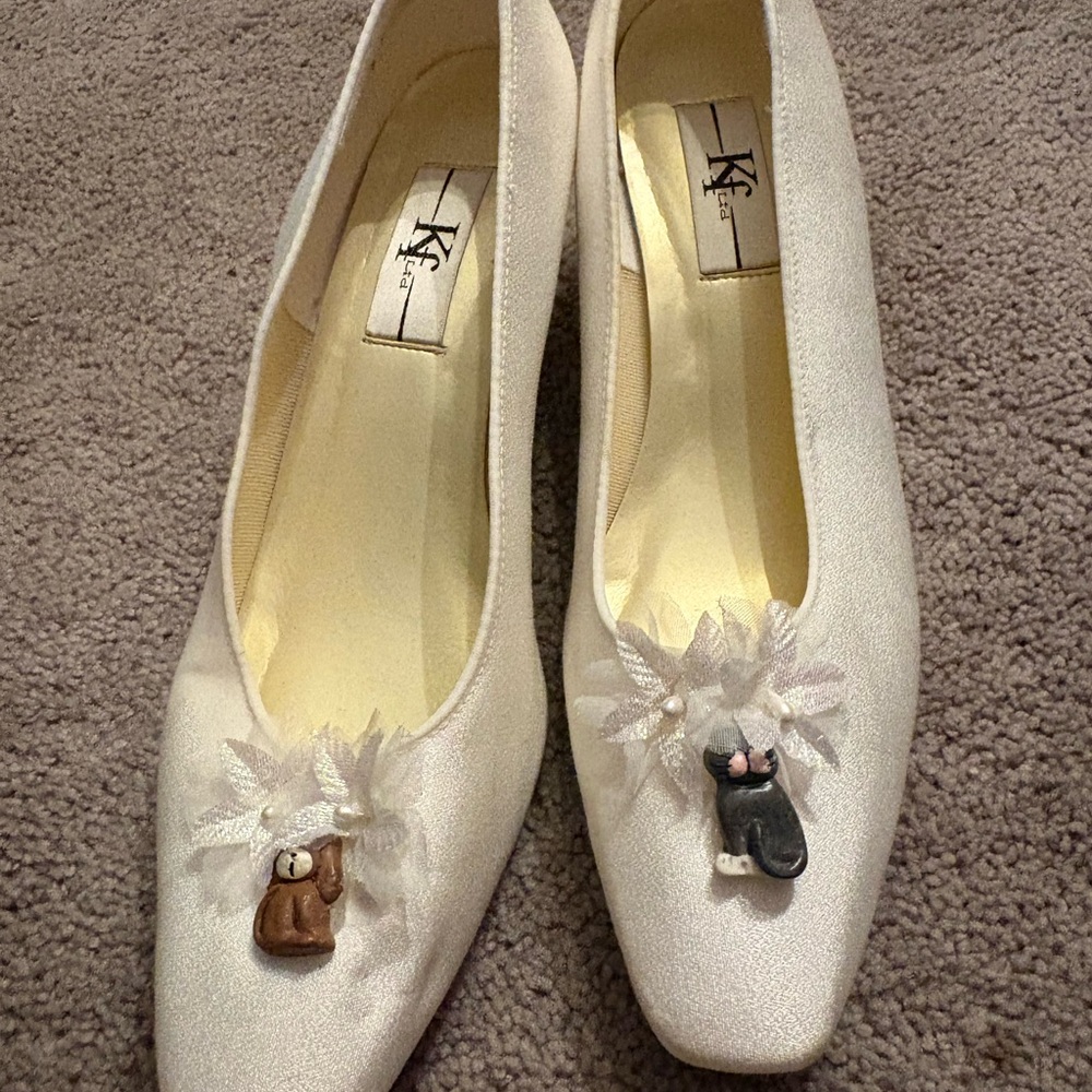 Women's Cream Flats with Floral and Animal Accents